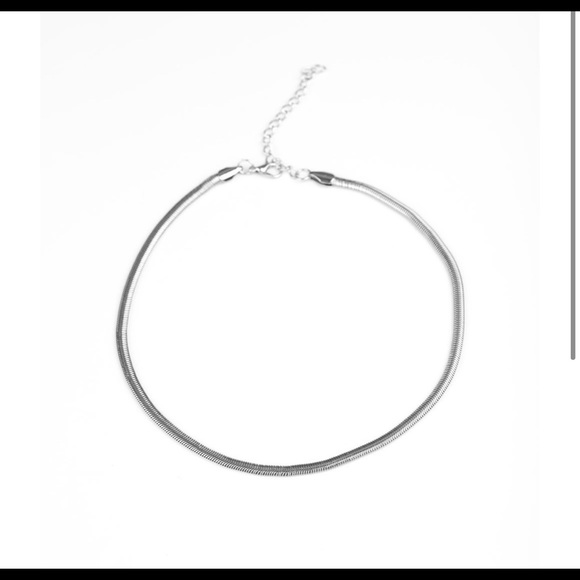 Paparazzi Flat Out Fierce - Silver Necklace - Picture 2 of 2